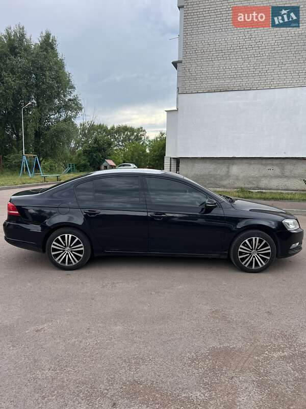 Седан Volkswagen Passat 2012 в Коростені