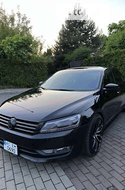 Седан Volkswagen Passat 2014 в Луцьку