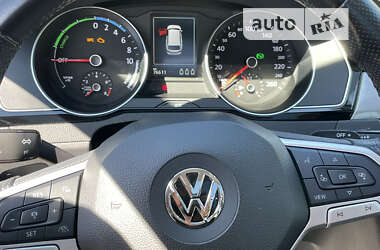 Универсал Volkswagen Passat 2020 в Черновцах