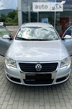 Универсал Volkswagen Passat 2006 в Хусте