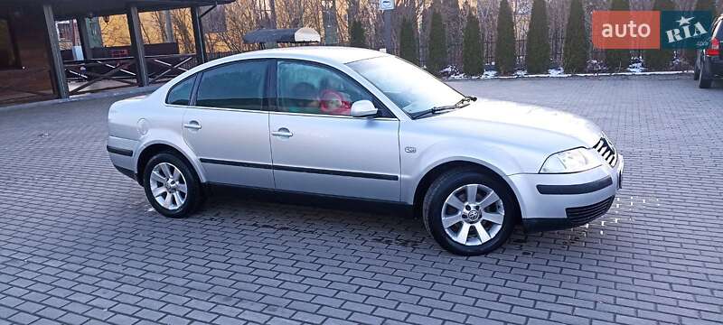 Седан Volkswagen Passat 2002 в Славском