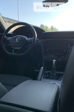Седан Volkswagen Passat 2020 в 