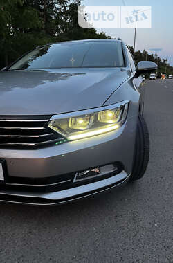 Универсал Volkswagen Passat 2016 в Киеве