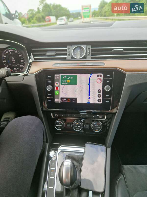 Седан Volkswagen Passat 2019 в Киеве