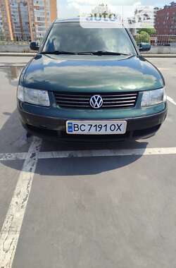Седан Volkswagen Passat 1998 в Львові