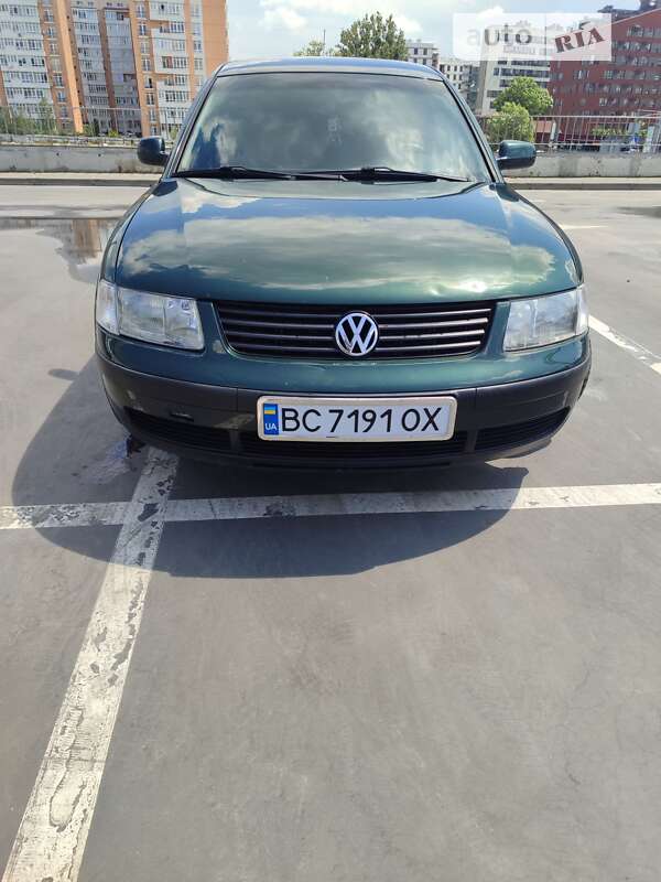 Седан Volkswagen Passat 1998 в Львове