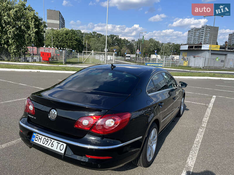 Седан Volkswagen Passat 2010 в Києві