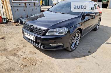 Седан Volkswagen Passat 2012 в Днепре