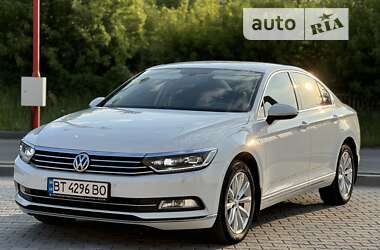 Седан Volkswagen Passat 2015 в Виннице