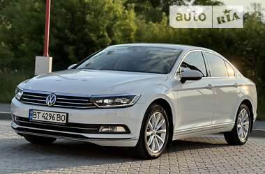 Седан Volkswagen Passat 2015 в Виннице