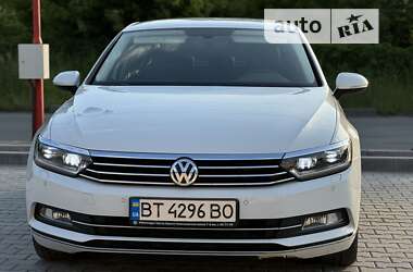 Седан Volkswagen Passat 2015 в Виннице