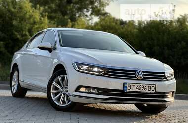 Седан Volkswagen Passat 2015 в Виннице