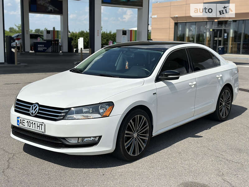 Седан Volkswagen Passat 2014 в Дніпрі