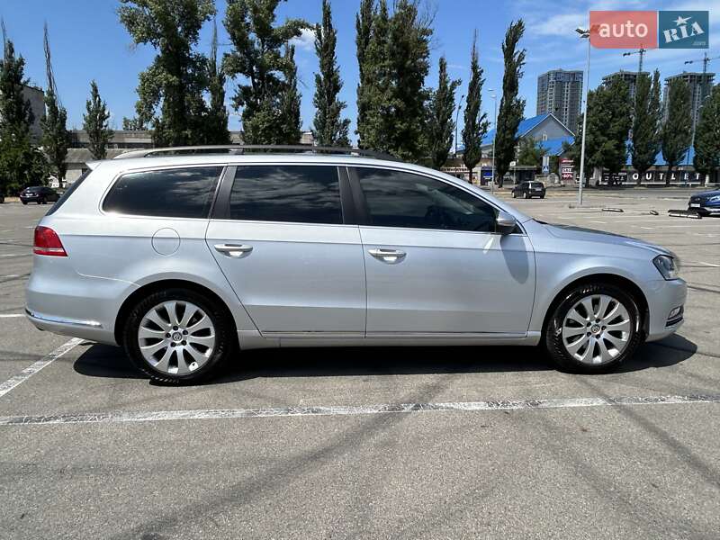 Універсал Volkswagen Passat 2011 в Києві