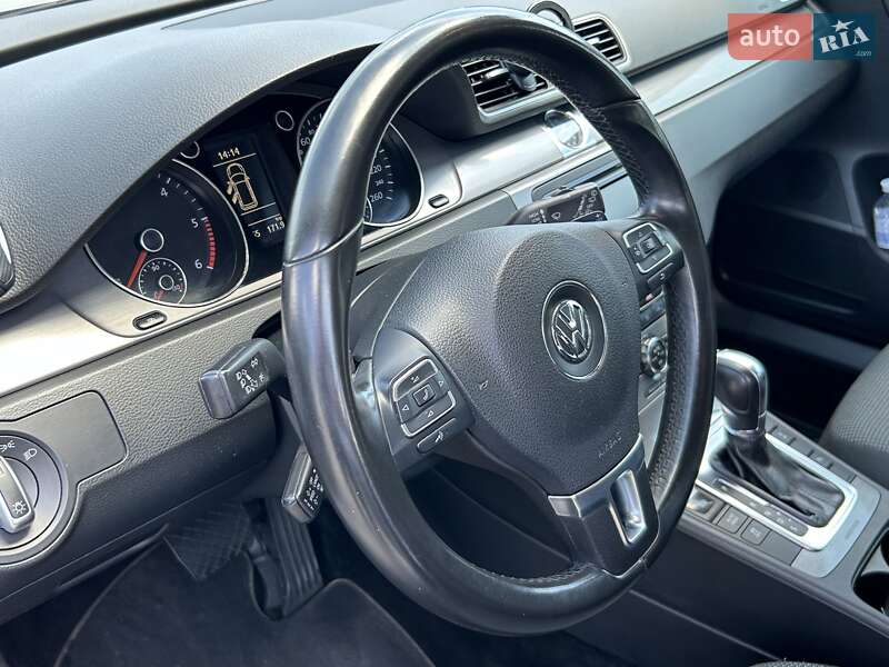 Універсал Volkswagen Passat 2011 в Києві