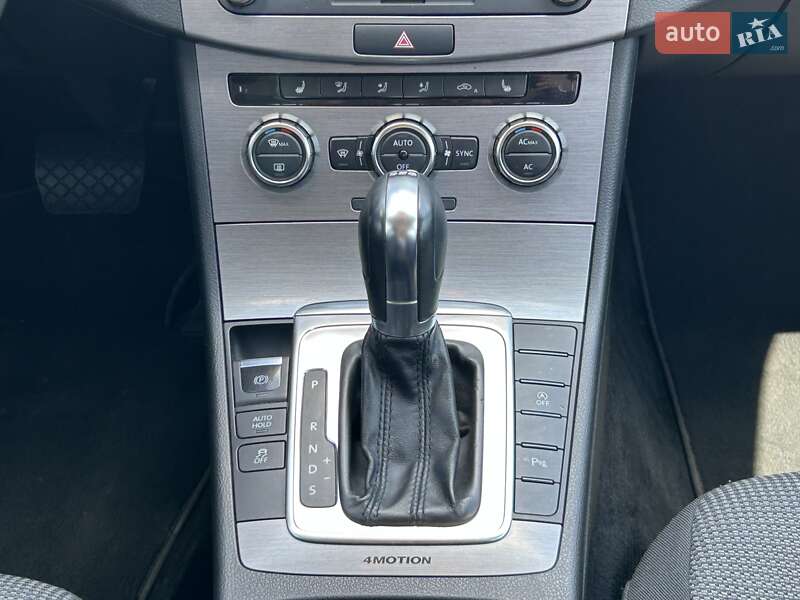 Універсал Volkswagen Passat 2011 в Києві