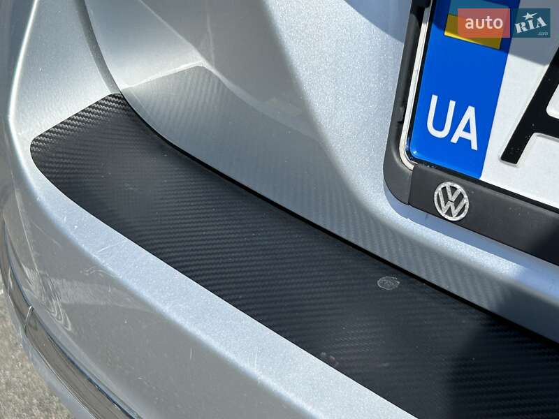 Універсал Volkswagen Passat 2011 в Києві