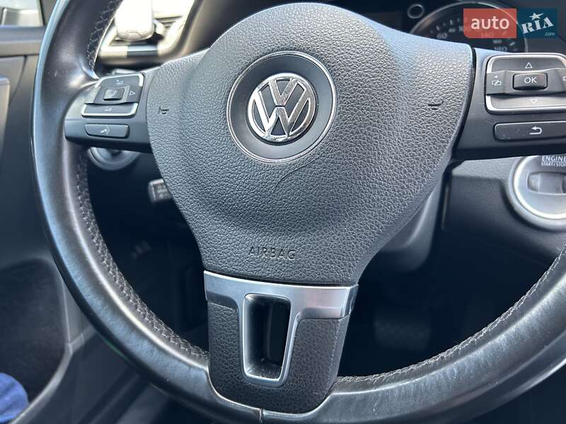 Універсал Volkswagen Passat 2011 в Києві