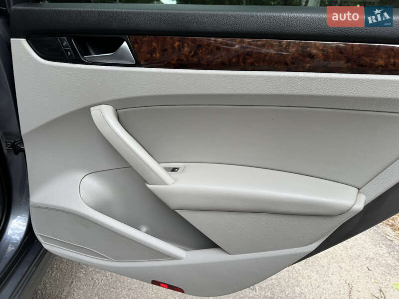 Седан Volkswagen Passat 2013 в Ахтырке