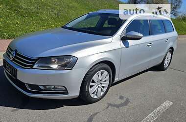 Универсал Volkswagen Passat 2014 в Киеве