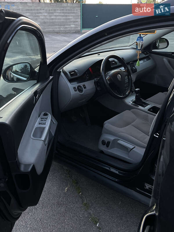 Універсал Volkswagen Passat 2006 в Вараші