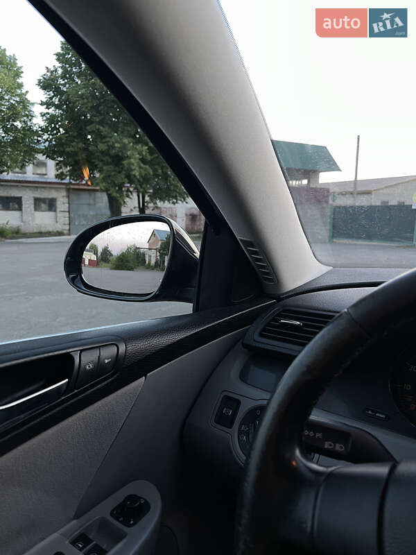 Універсал Volkswagen Passat 2006 в Вараші