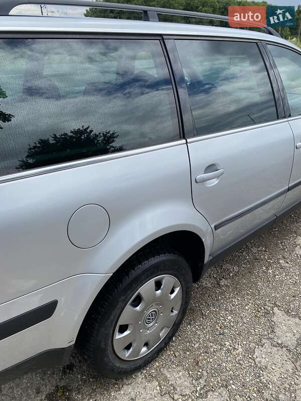 Универсал Volkswagen Passat 2002 в Самборе