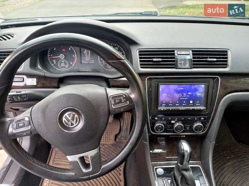 Седан Volkswagen Passat 2013 в Одесі