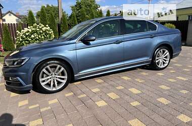 Седан Volkswagen Passat 2018 в Жовкве