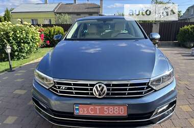 Седан Volkswagen Passat 2018 в Жовкве