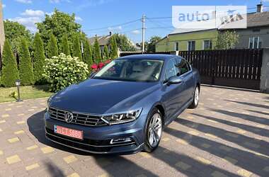 Седан Volkswagen Passat 2018 в Жовкве