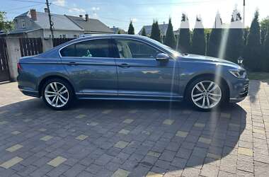 Седан Volkswagen Passat 2018 в Жовкве