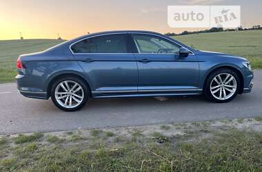 Седан Volkswagen Passat 2018 в Жовкве