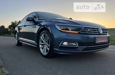 Седан Volkswagen Passat 2018 в Жовкве