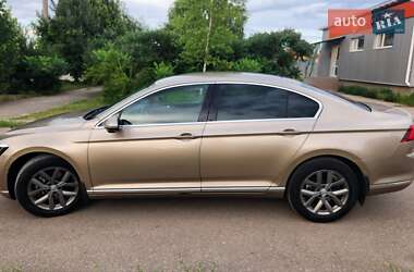 Седан Volkswagen Passat 2015 в Долинской