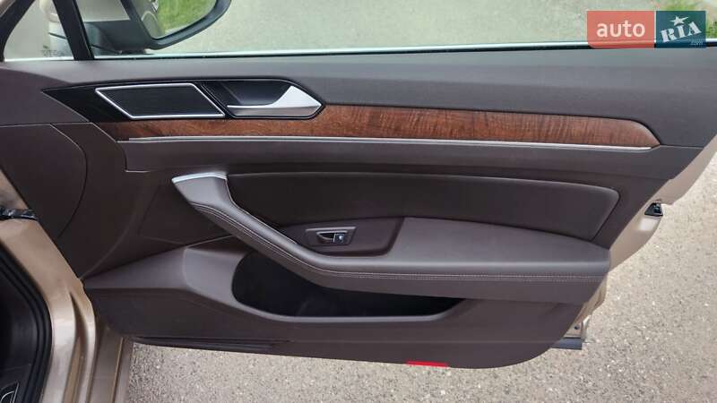 Седан Volkswagen Passat 2015 в Долинській