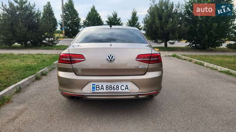 Седан Volkswagen Passat 2015 в Долинській