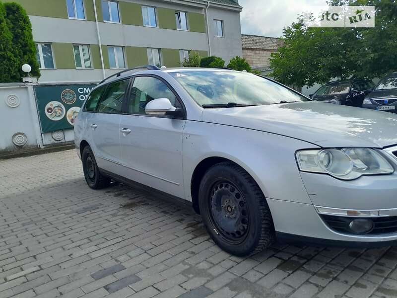 Універсал Volkswagen Passat 2008 в Рівному