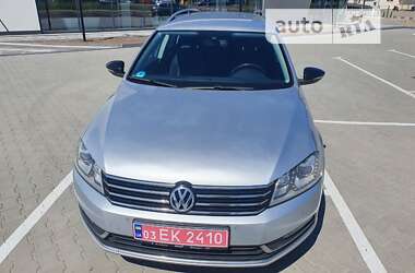 Універсал Volkswagen Passat 2014 в Луцьку