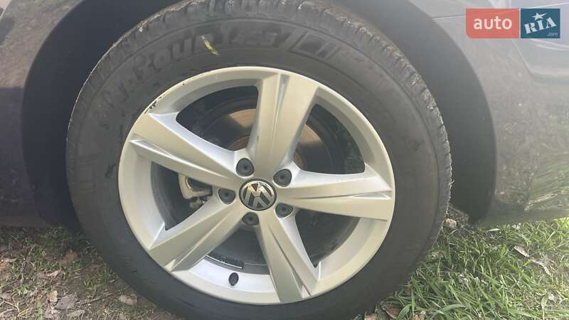Седан Volkswagen Passat 2015 в Харькове