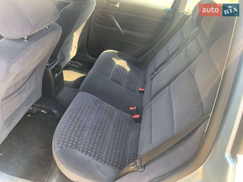Универсал Volkswagen Passat 2001 в Киеве