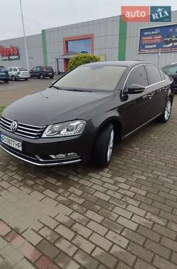 Седан Volkswagen Passat 2011 в Виноградове