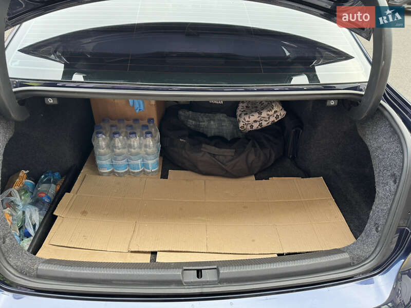 Седан Volkswagen Passat 2013 в Києві