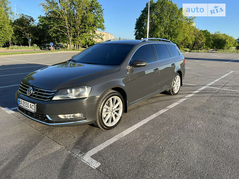 Універсал Volkswagen Passat 2012 в Кропивницькому