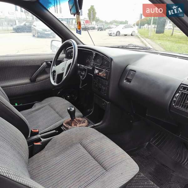 Универсал Volkswagen Passat 1991 в Каневе