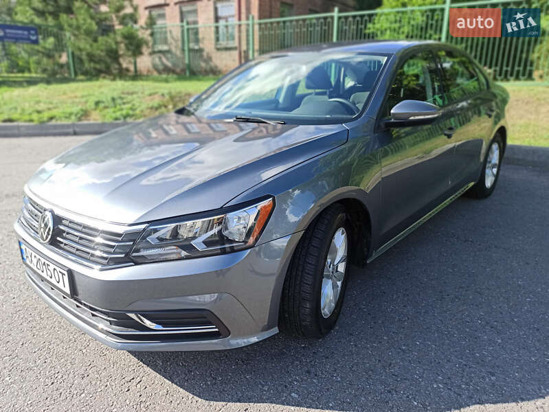 Седан Volkswagen Passat 2017 в Харькове