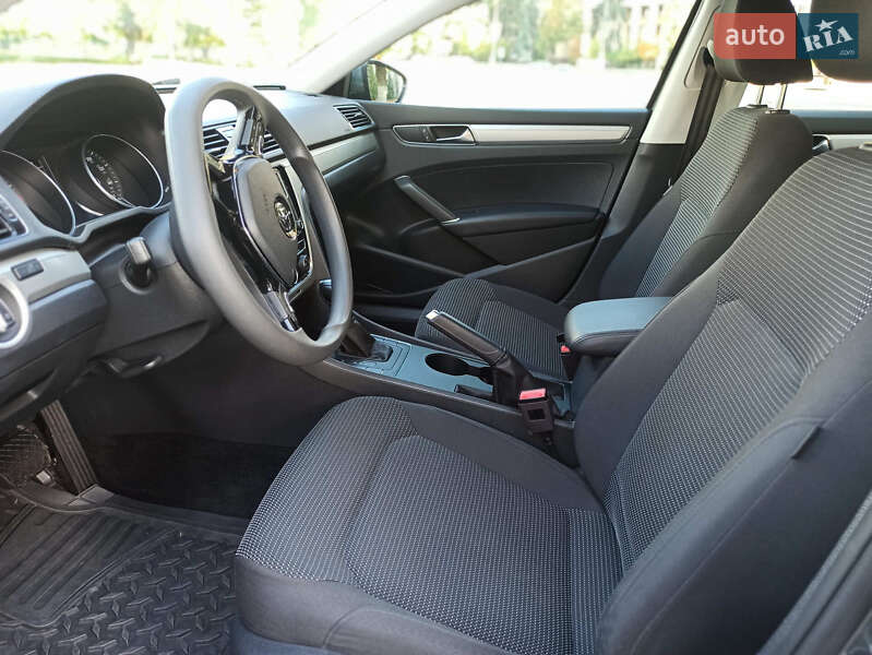 Седан Volkswagen Passat 2017 в Харькове
