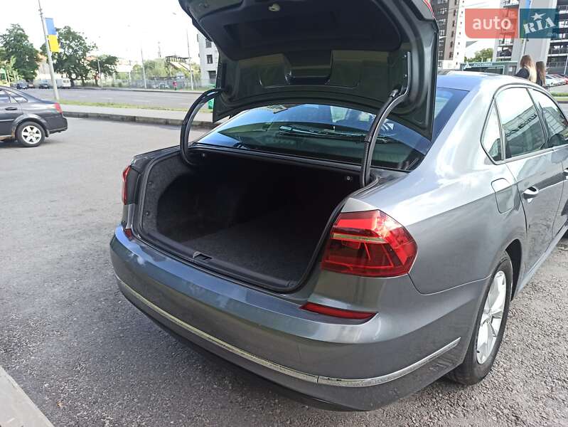 Седан Volkswagen Passat 2017 в Харькове