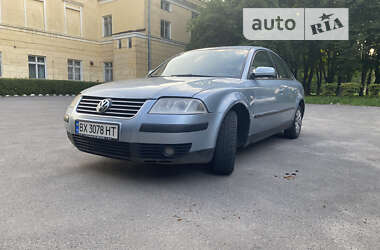 Седан Volkswagen Passat 2002 в Староконстантинове