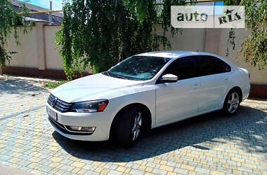 Седан Volkswagen Passat 2014 в Львове